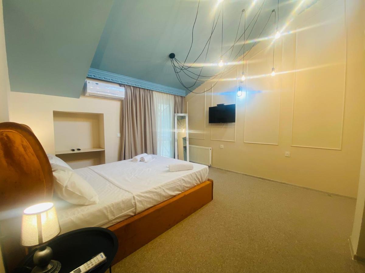 Mose Art Hotel Tbilisi Bagian luar foto