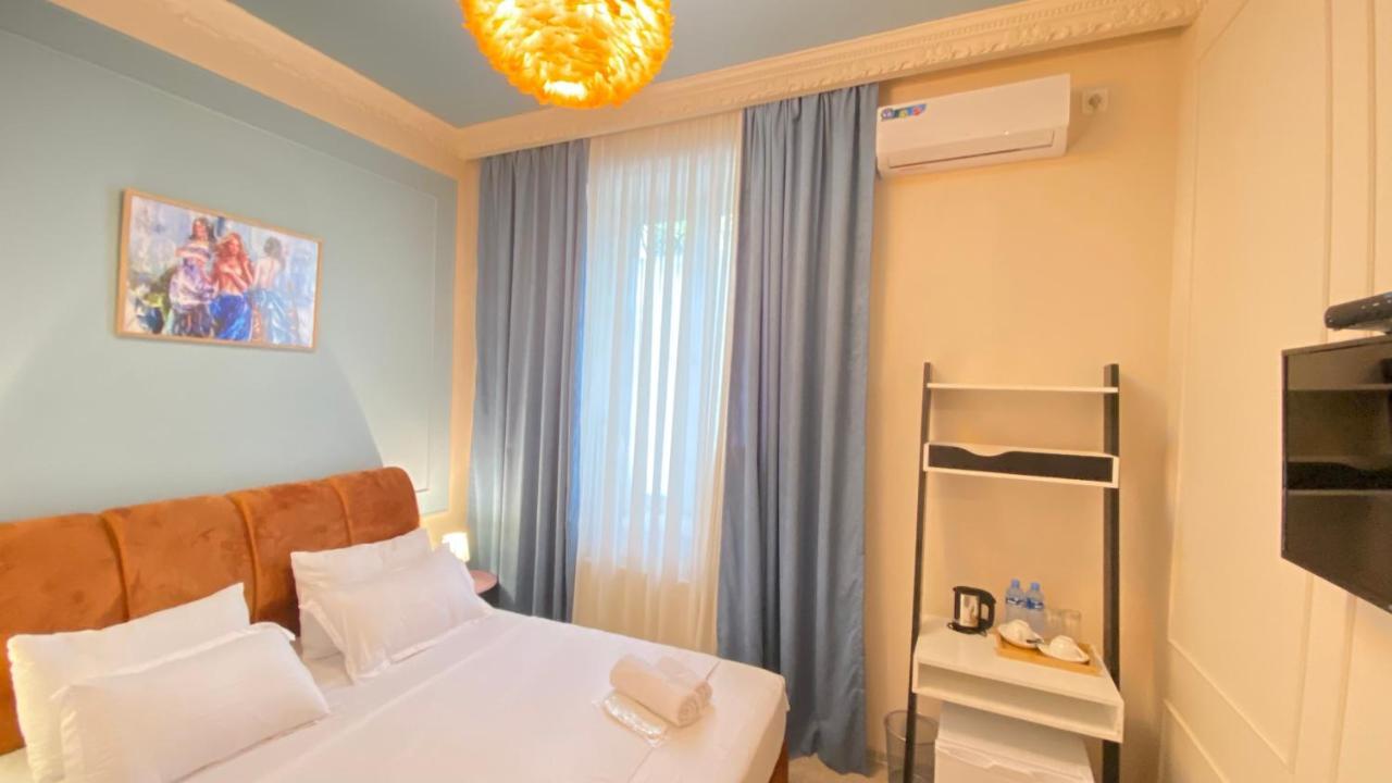 Mose Art Hotel Tbilisi Bagian luar foto