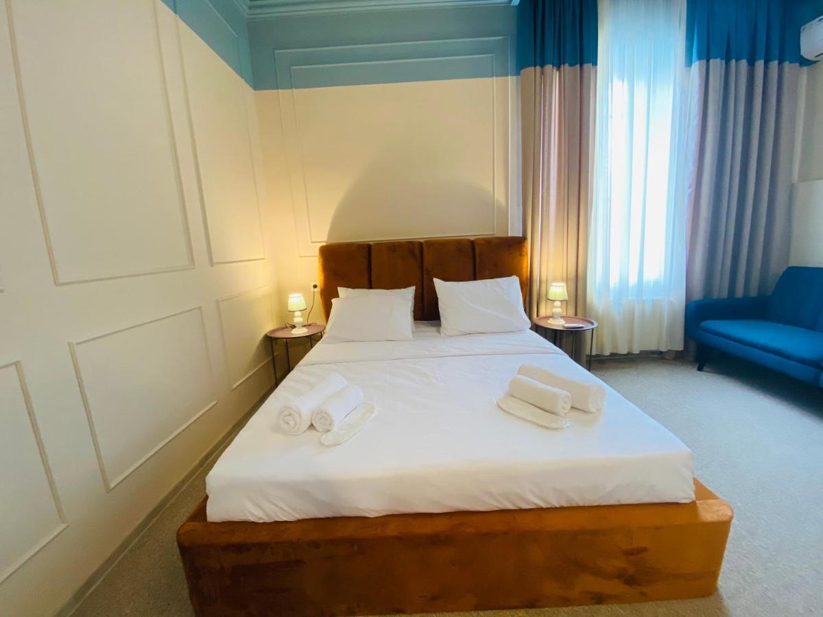 Mose Art Hotel Tbilisi Bagian luar foto