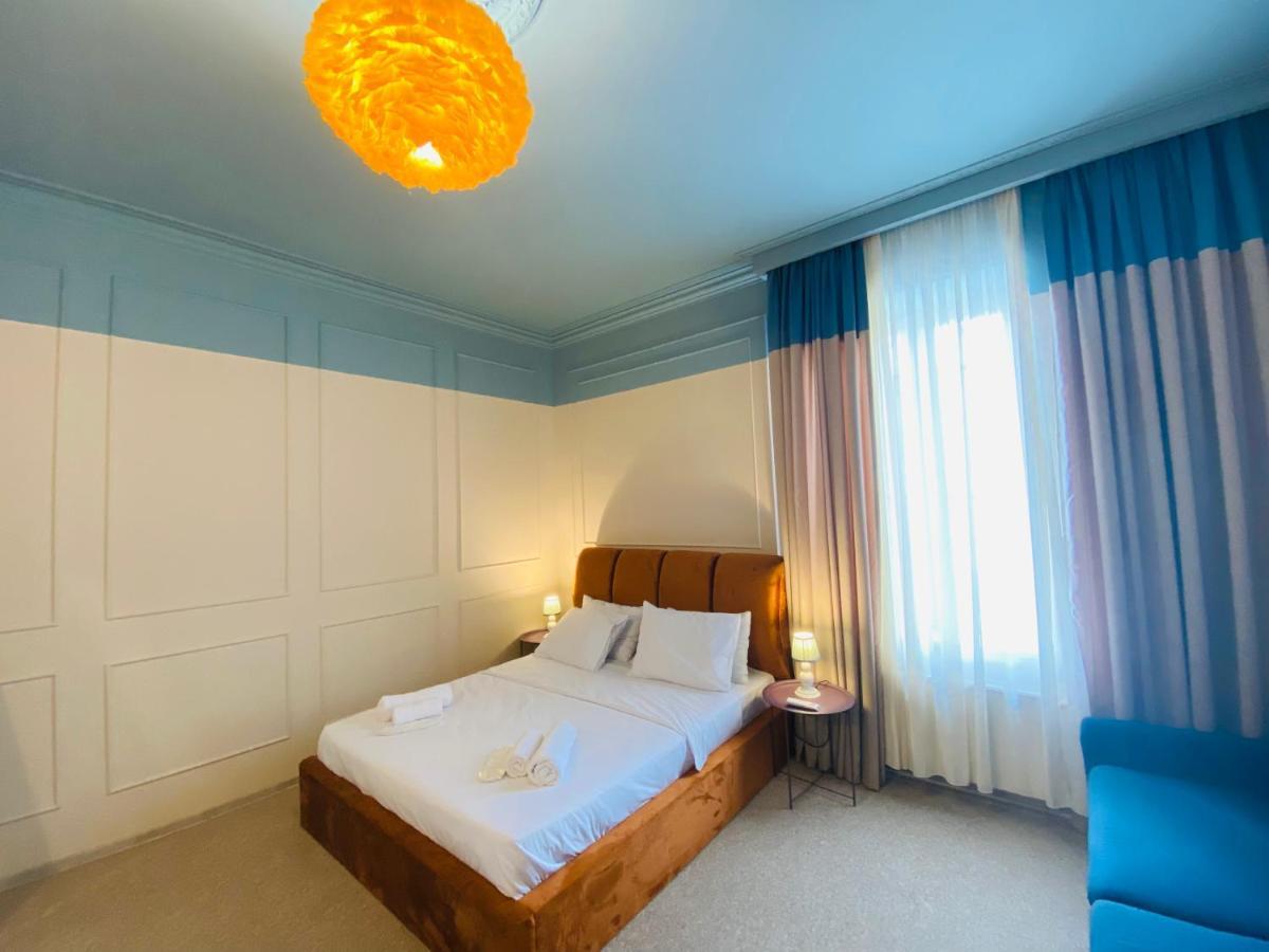 Mose Art Hotel Tbilisi Bagian luar foto