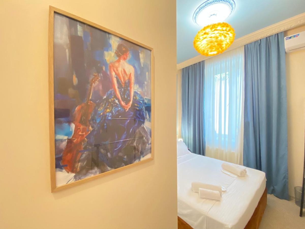 Mose Art Hotel Tbilisi Bagian luar foto